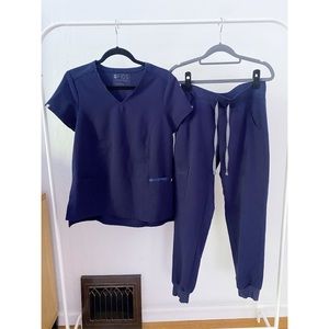 Figs Technical Collection Scrubs Short Sleeve & Jogger Set